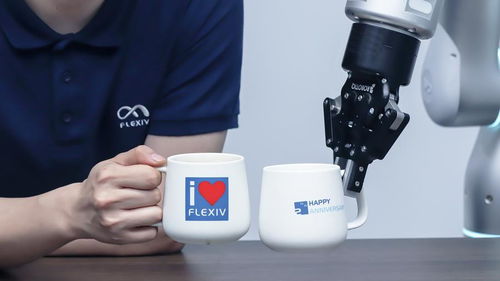 上海閔行企業(yè)率先發(fā)布1.7米全尺寸機(jī)器人，融合激光技術(shù)與單腿跳躍能力